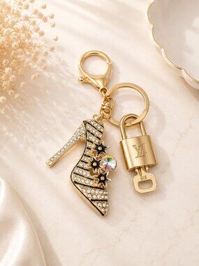Authentic Louis Vuitton Gold Padlock 🔒 Shiny LV Key + Bag Unbranded Shoe Charm